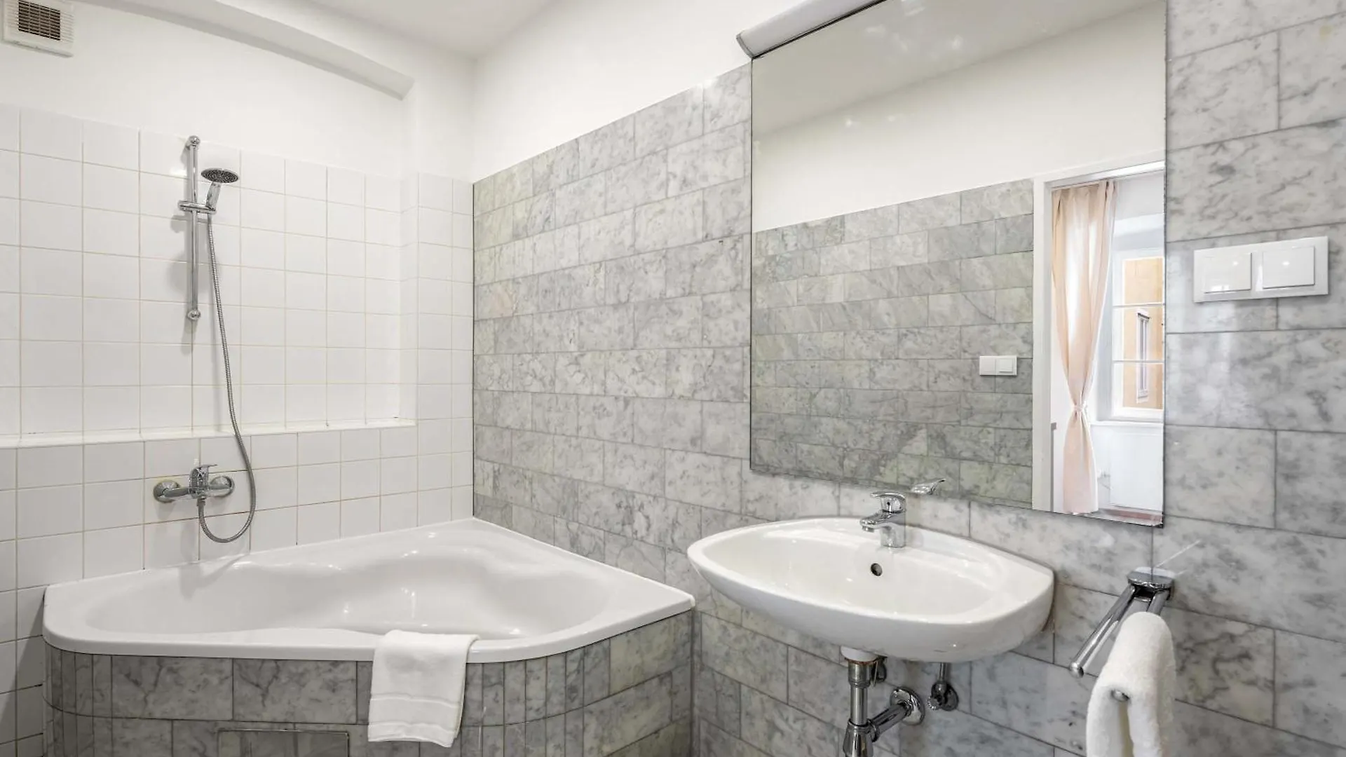 Guest Favorite Quite Retreat Walk To Center Apartment Vienna Austria