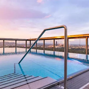 Apartment Mca Triiiple I Rooftop Pool I Free Parking I Netflix