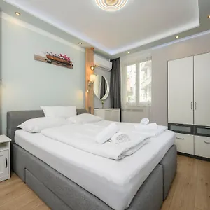 4* Ξενοδοχείο με διαμερίσματα Elegance Palais Palffy